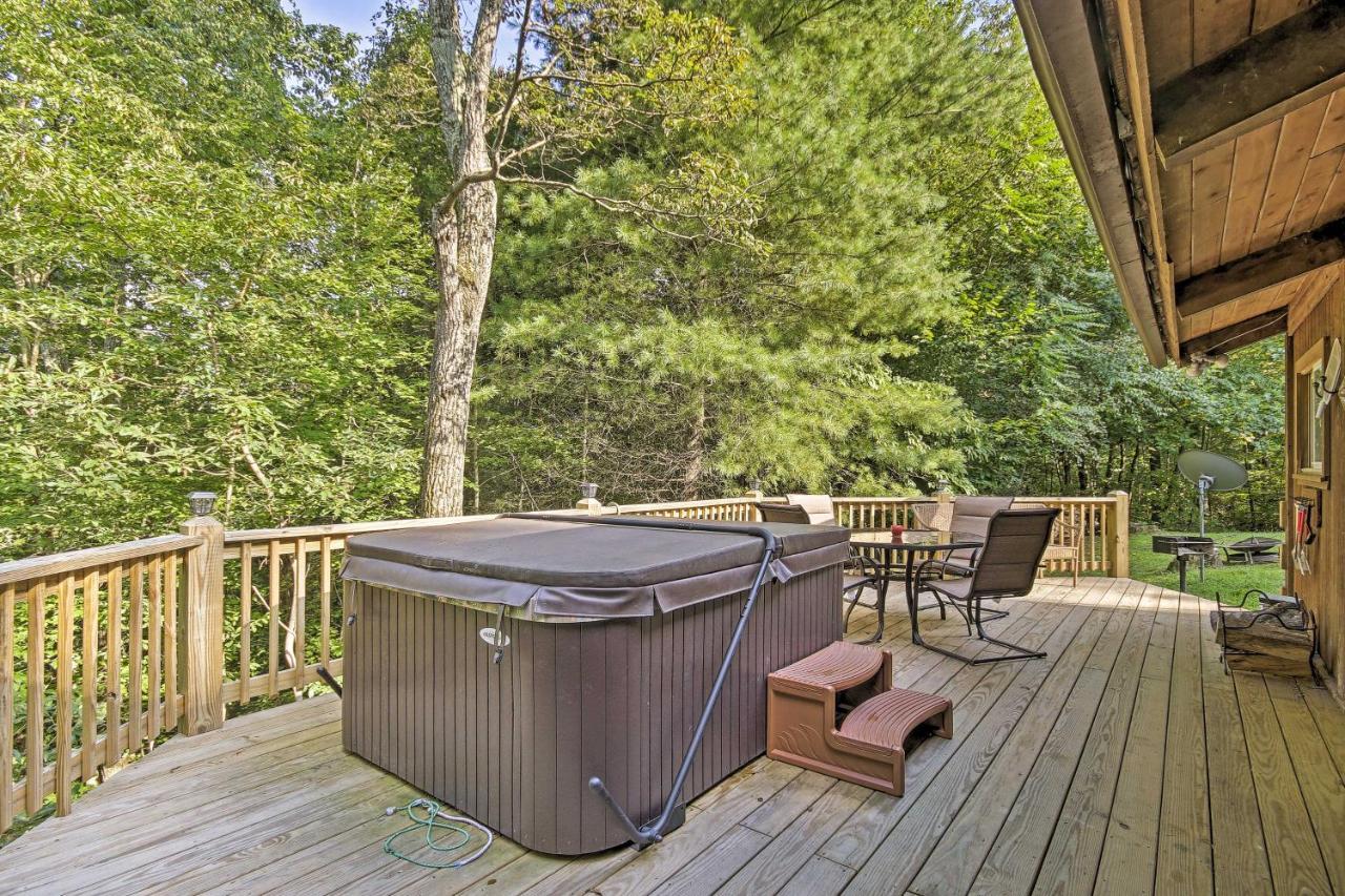 Secluded Stanardsville Cabin With 10 Acres And Hot Tub Εξωτερικό φωτογραφία